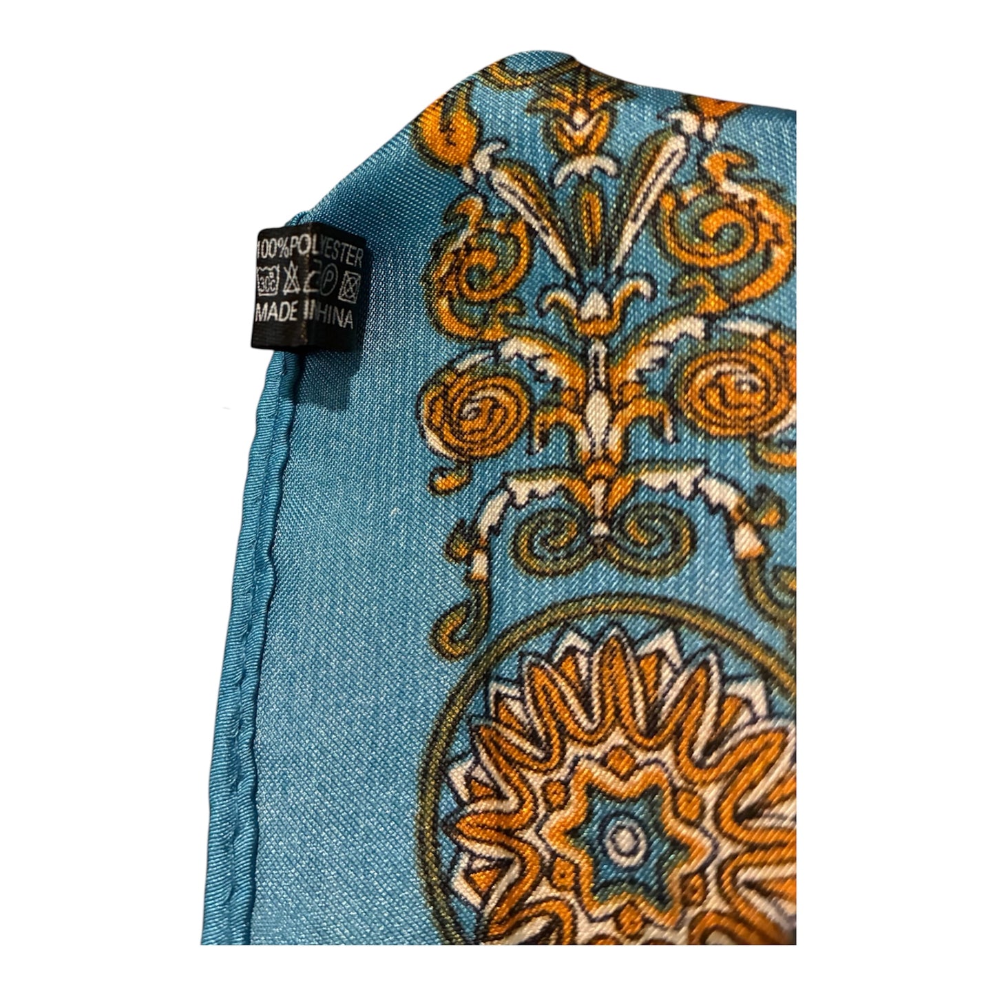 ✨ Foulard satiné bleu méli-mélo aux détails dorés✨