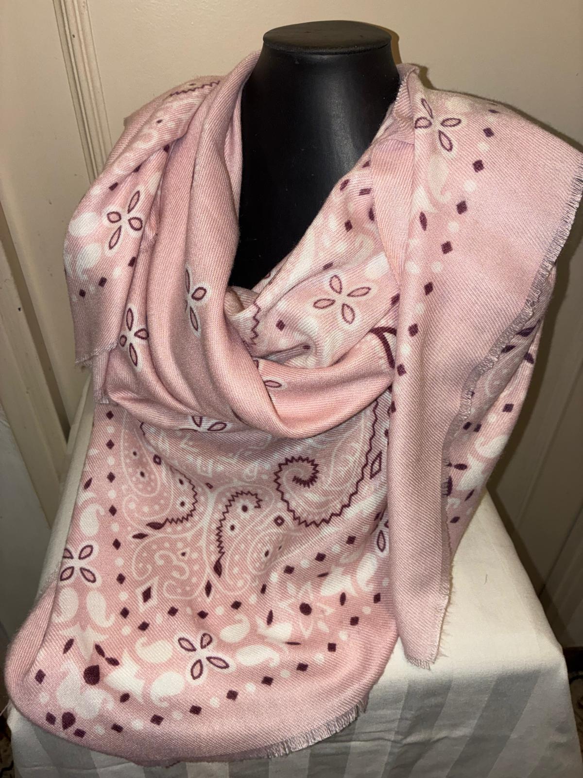 ✨Foulard tendance plusieurs coloris disponibles ✨